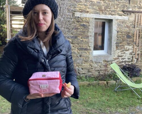 Anaïs présente sa trousse par créatrice momo_la_bretonne