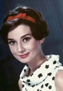 Audrey Hepburn avec un bandeau